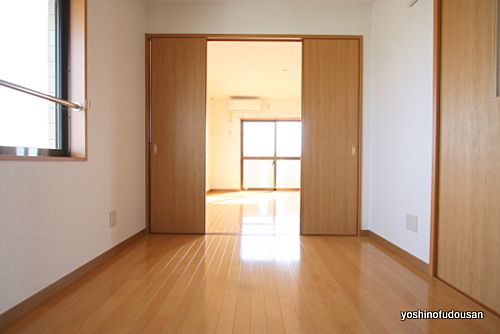平野ハイツ高鍋 (2DK)